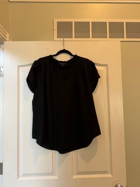 41 Hawthorn Black Flutter Sleeve V-Notch Blouse